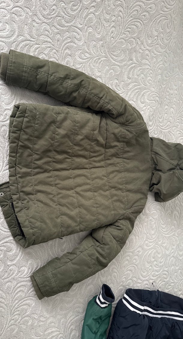 Düğmeli Kapüşonlu Kadın Kışlık Mont - Görsel 2