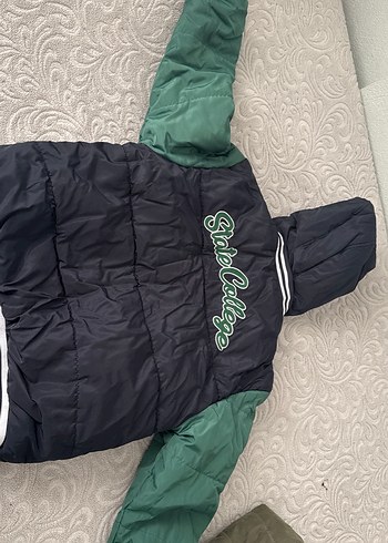 10 Yaş Beden yeşil Renk Kapüşonlu, Fermuarlı Erkek Çocuk Mont