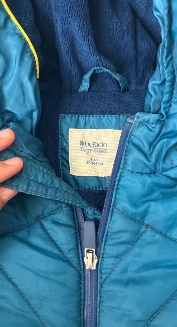 Erkek Çocuk Mavi Fermuarlı Kapüşonlu Mont - Görsel 4