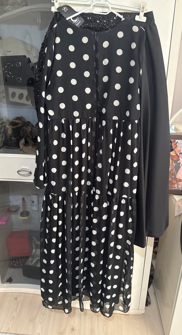 Siyah Puantiyeli Uzun Kadın Elbise - Görsel 3