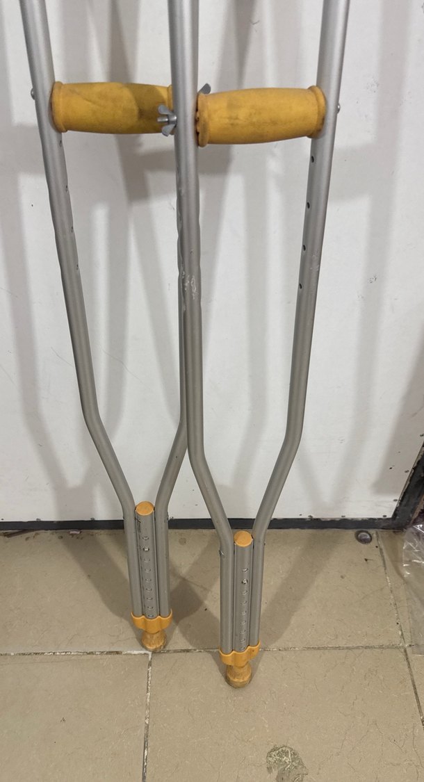 Bej ve Gri Koltuk Değneği - Görsel 2