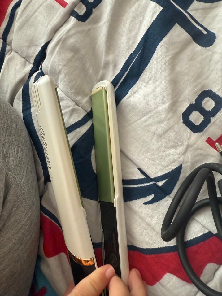 Beyaz ve Gri Saç Düzleştirici - Görsel 3