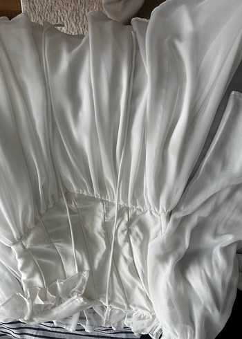 Beyaz şifon mini fırfırlı elbise - Görsel 3