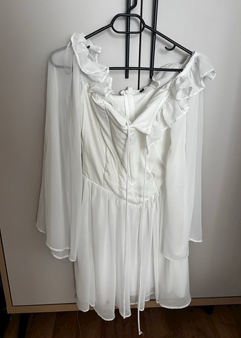 Beyaz şifon mini fırfırlı elbise - Görsel 2