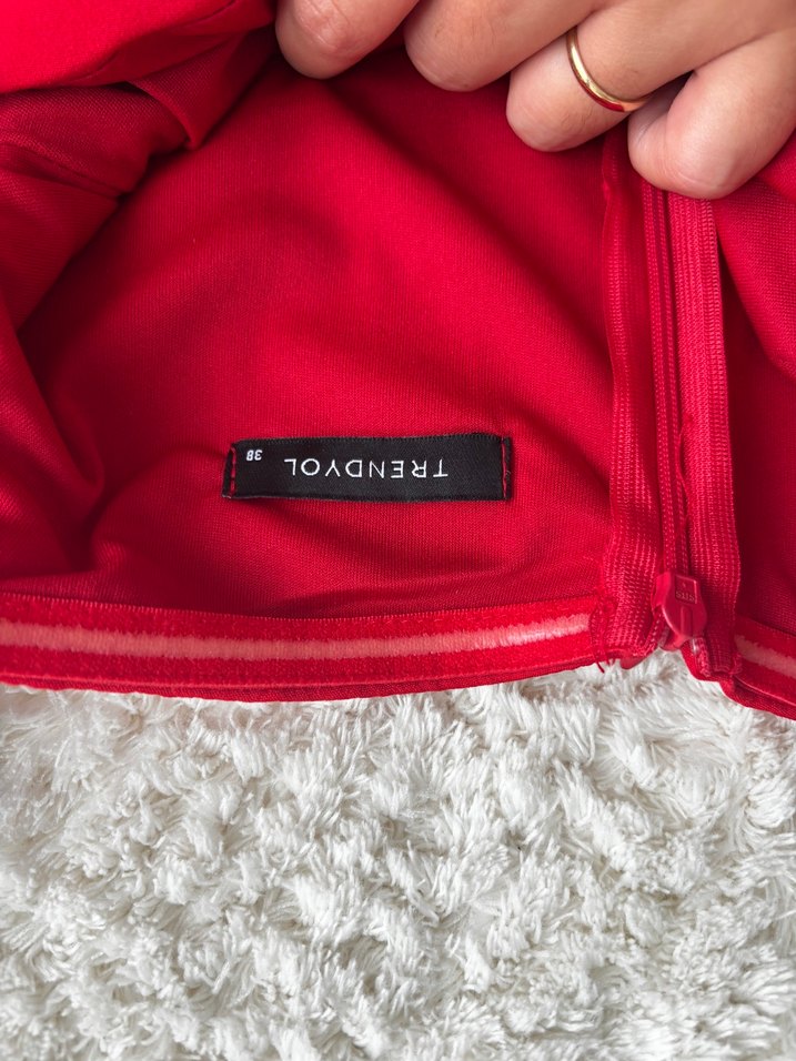 Kırmızı göğüs dekolteli  Midi Kalem Elbise - Görsel 2