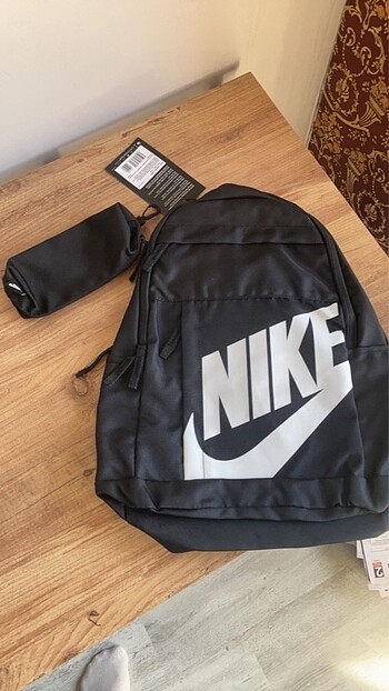 Nike Sırt Çantası kalemlikli