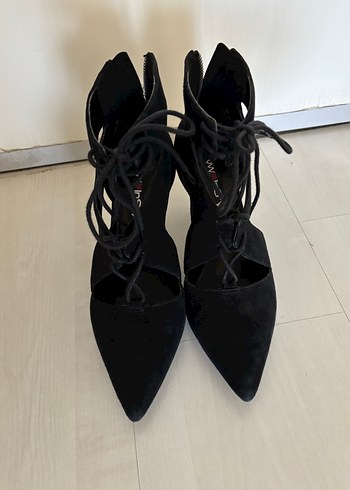 Siyah Süet Bağcıklı Stiletto Topuklu Kadın Ayakkabı