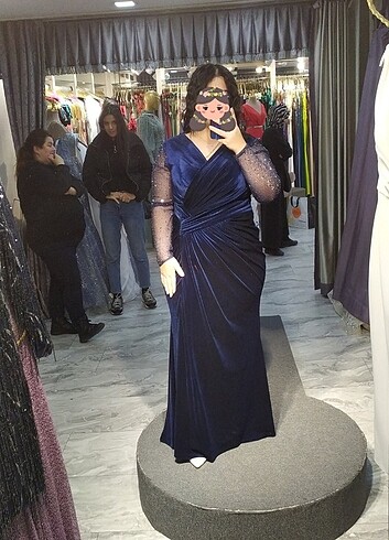 Lacivert Kadife elbise - Görsel 2