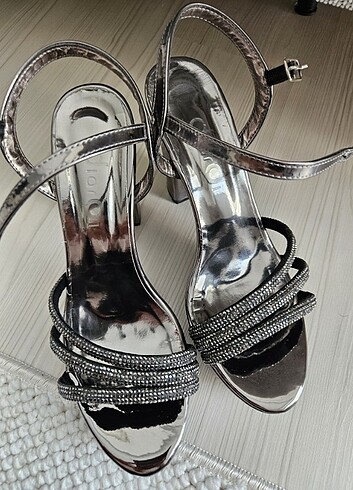 Platform topuklu ayakkabı - Görsel 2