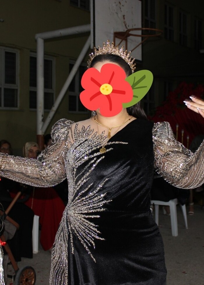 Kadife kına elbisesi - Görsel 4