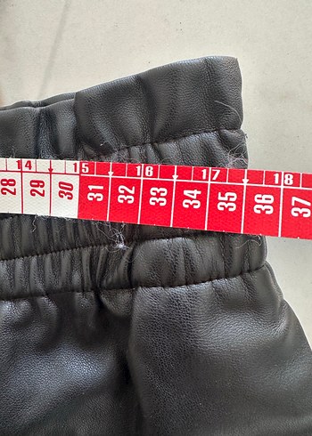 Kemerli Siyah Deri Mini Şort - Görsel 3