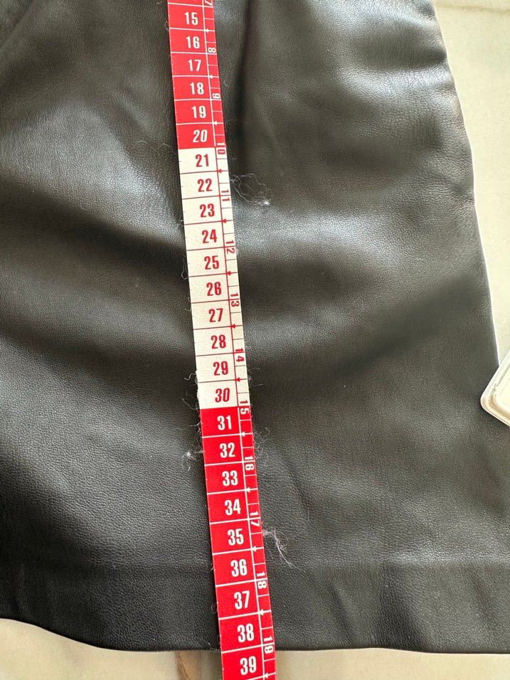 Kemerli Siyah Deri Mini Şort - Görsel 5