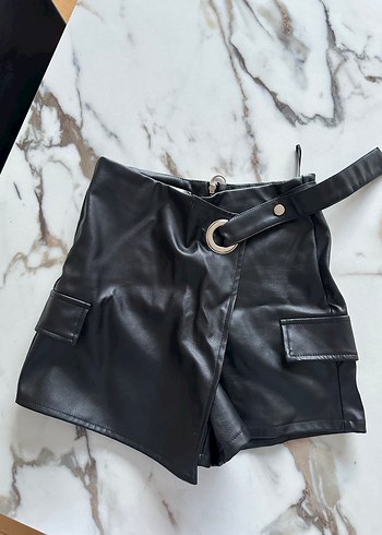 Siyah Deri Mini Şort - Görsel 2