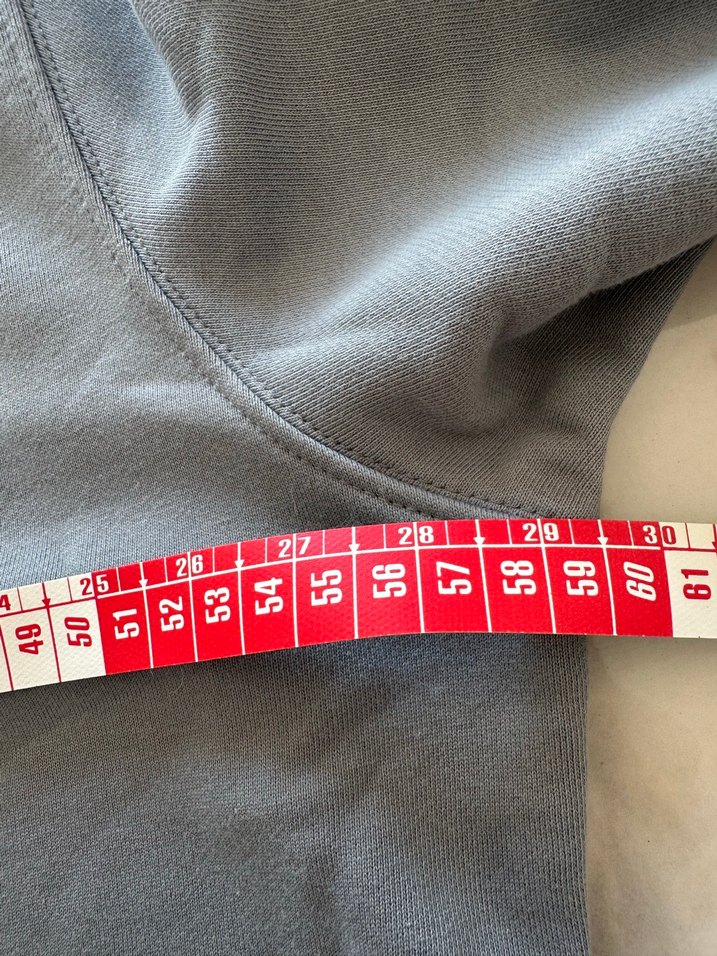 Minimal Gri Bisiklet Yaka Sweatshirt — görsel 4/6
