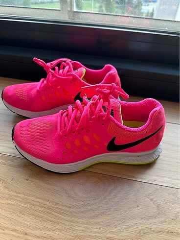 38 Beden Nike pembe spor ayakkabı