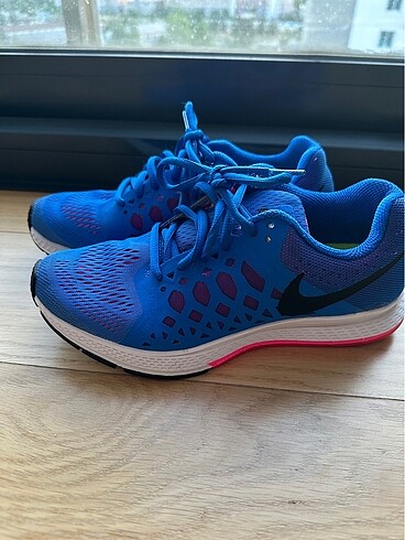 Nike spor ayakkabı