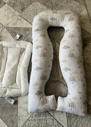 Bej Desenli Pastel Emzirme ve Hamile Yastığı