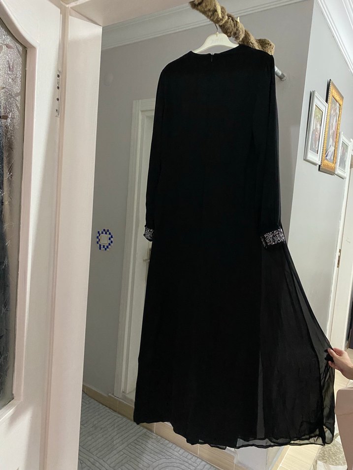 Siyah Nakışlı, Tüllü Uzun Kollu Uzun Elbise - Görsel 3