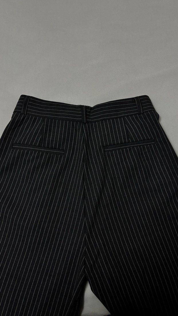 Karol Gri Çizgili Takim - Görsel 4