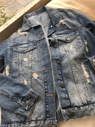 Bershka Beratla Ripped Jean Jacket