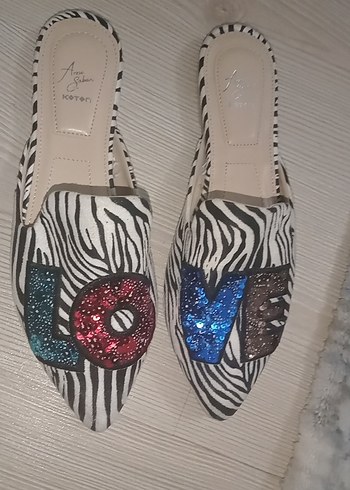 37 Beden çeşitli Renk Payetli Zebra Desenli Kadın Dolgu Topuk Terlik