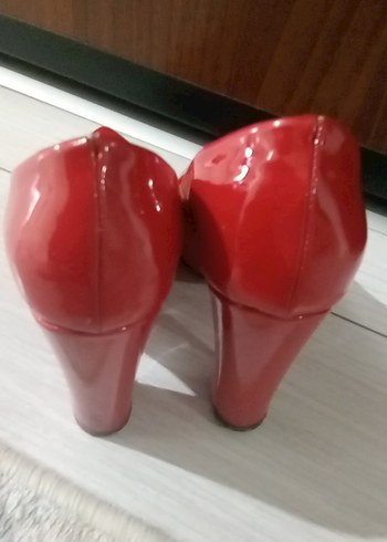 Kadın Parlak Kırmızı Stiletto Topuklu Ayakkabı - Görsel 4