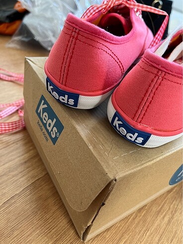 37 numara keds