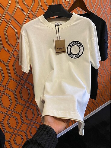 Burbery t shirt