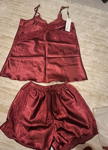 Saten Şortlu Pijama