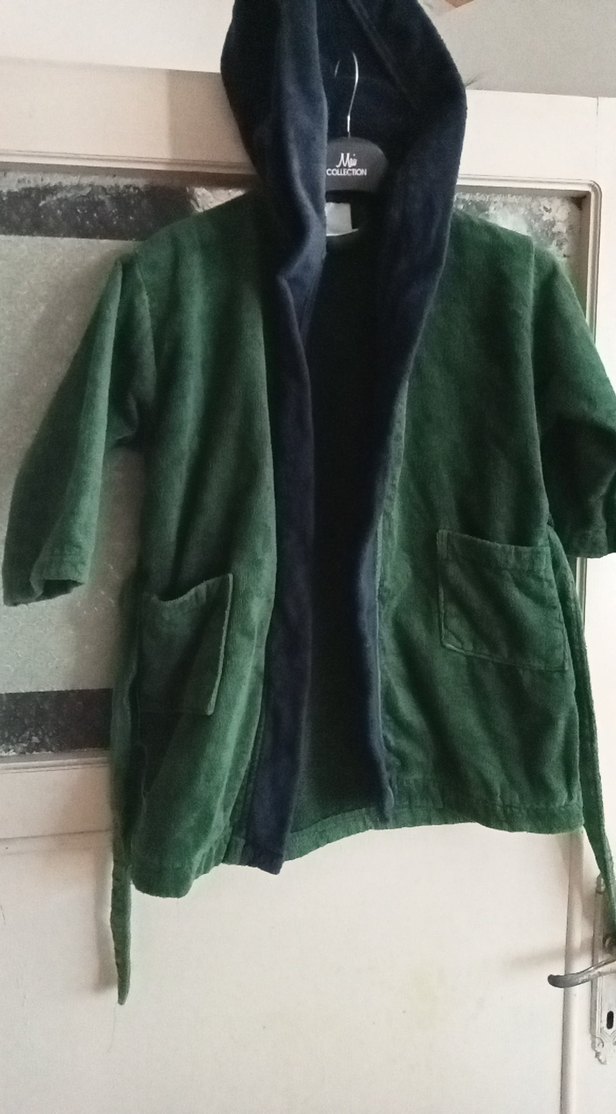 Erkek Çocuk Koyu Yeşil Kapüşonlu Bornoz - Görsel 4