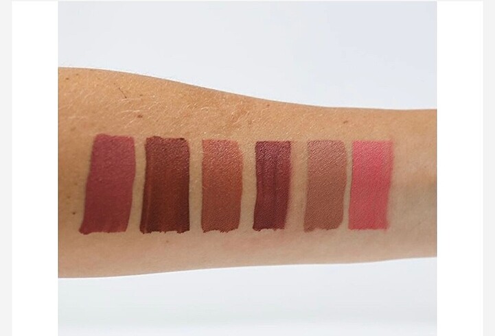 Beden çeşitli Renk The Balm mat ruj