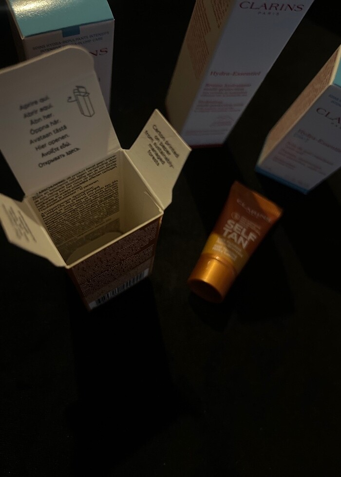 Clarins Self Tanning Milky Lotion Bronzlaştırıcı Losyon 8 ml - Görsel 4