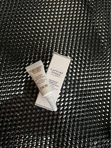 Dior Capture Totale C.E.L.L. ENERGY Sıkılaştırıcı & Kırışıklık K - Görsel 2