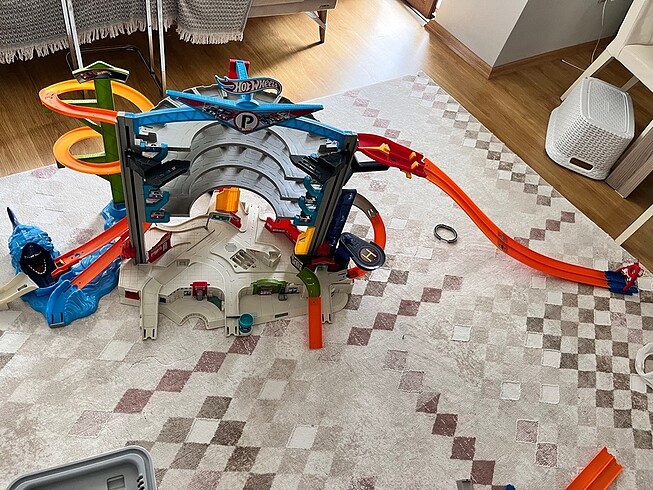 Clementoni Hotwheels garaj