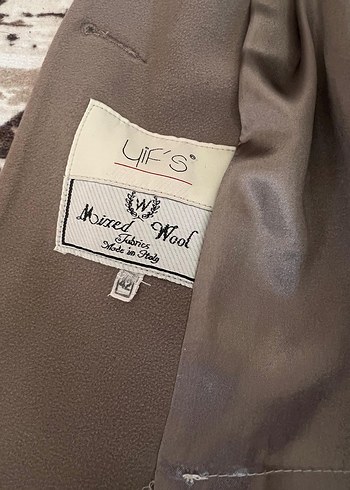 42 Beden Düğmeli Bej Kaban