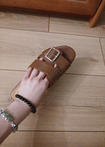 37 Beden Bej Kadın Dolgu Topuklu Tokalı Sandalet