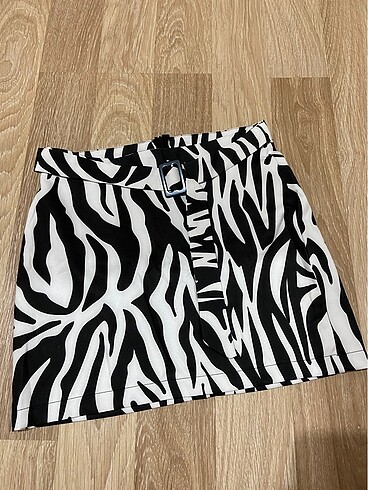Trendyol & Milla zebra desen mini etek