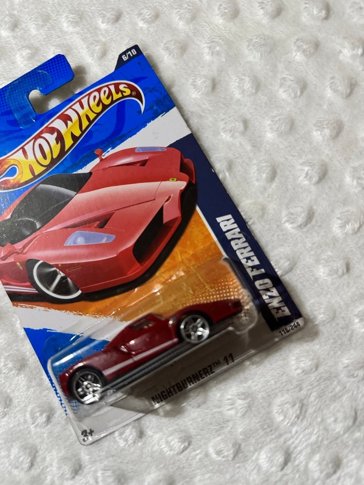 Hot Wheels NIGHTBURNERZ 11 ENZO FERRARİ 2010 - Görsel 2