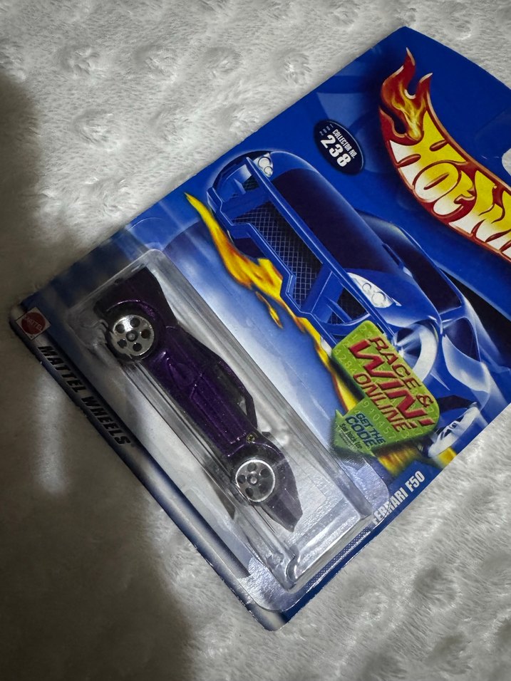 Mor Hot Wheels Ferrari f50 2001 - Görsel 2