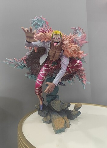 Megahouse Donquixote Doflamingo Figürü