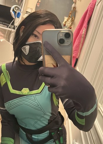 Farmasi viper cosplay