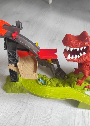  Hot Wheels Çılgın Dinazor T-Rex Karşılaştırma Listesi1