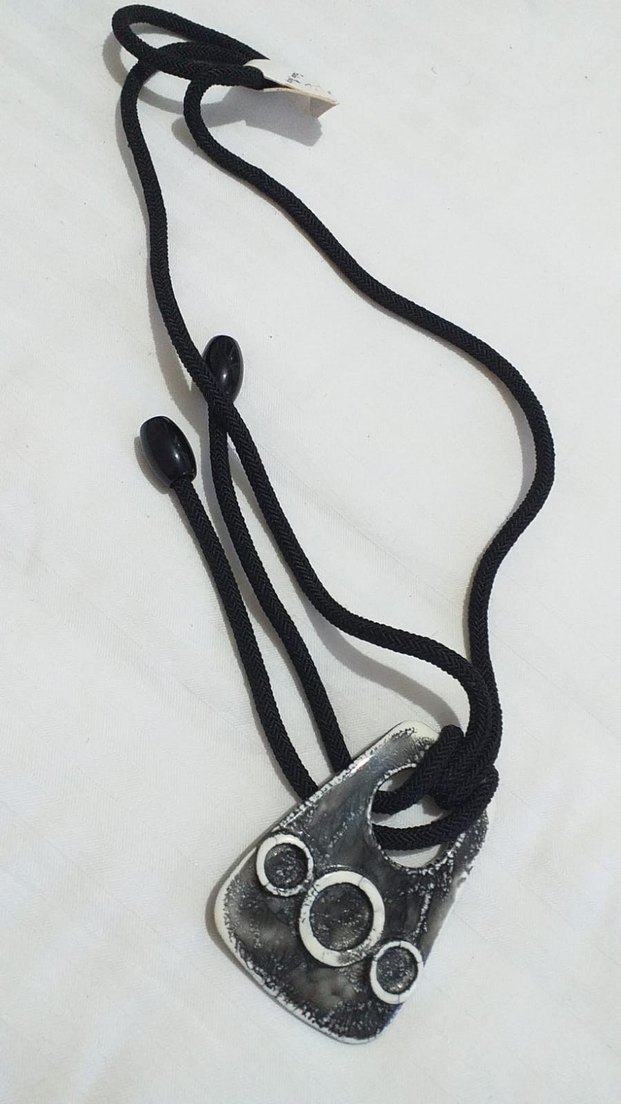 Siyah Elastik Uzun Kadın Kolye - Görsel 2