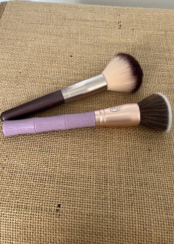 Eklips Bej ve Pastel Tonlarda Makyaj Fırçaları