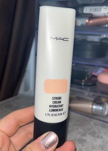 MAC MAC Strobe Krem Aydınlatıcı - Açık Bej
