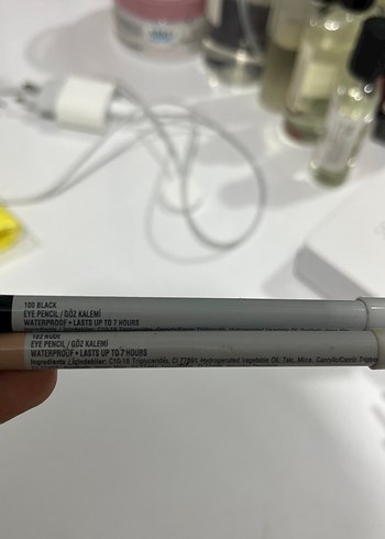 Flormar Bej ve siyah Göz Kalemleri beaulis waterproff