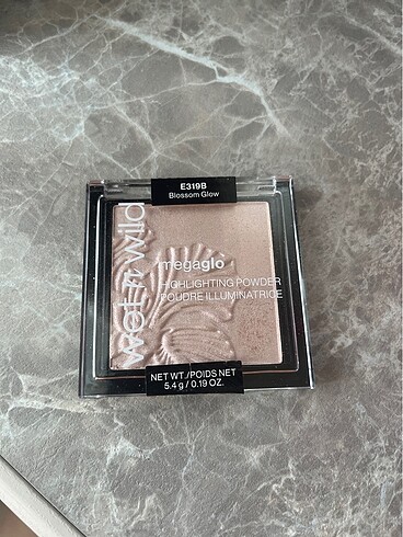 Wetn wild megaglo highlighter