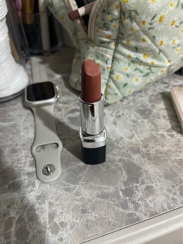 Avon marvelous mocha ruj