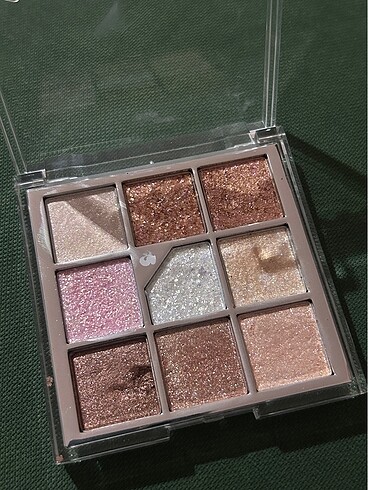 Sephora unleshia glitterpedia no 1 palette