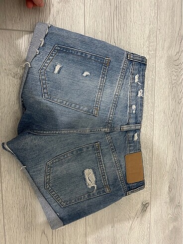 H&M hm yırtık kot şort